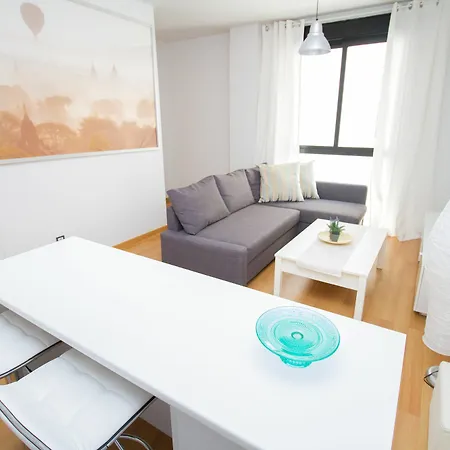 Beautiful One Bedroom Refino *